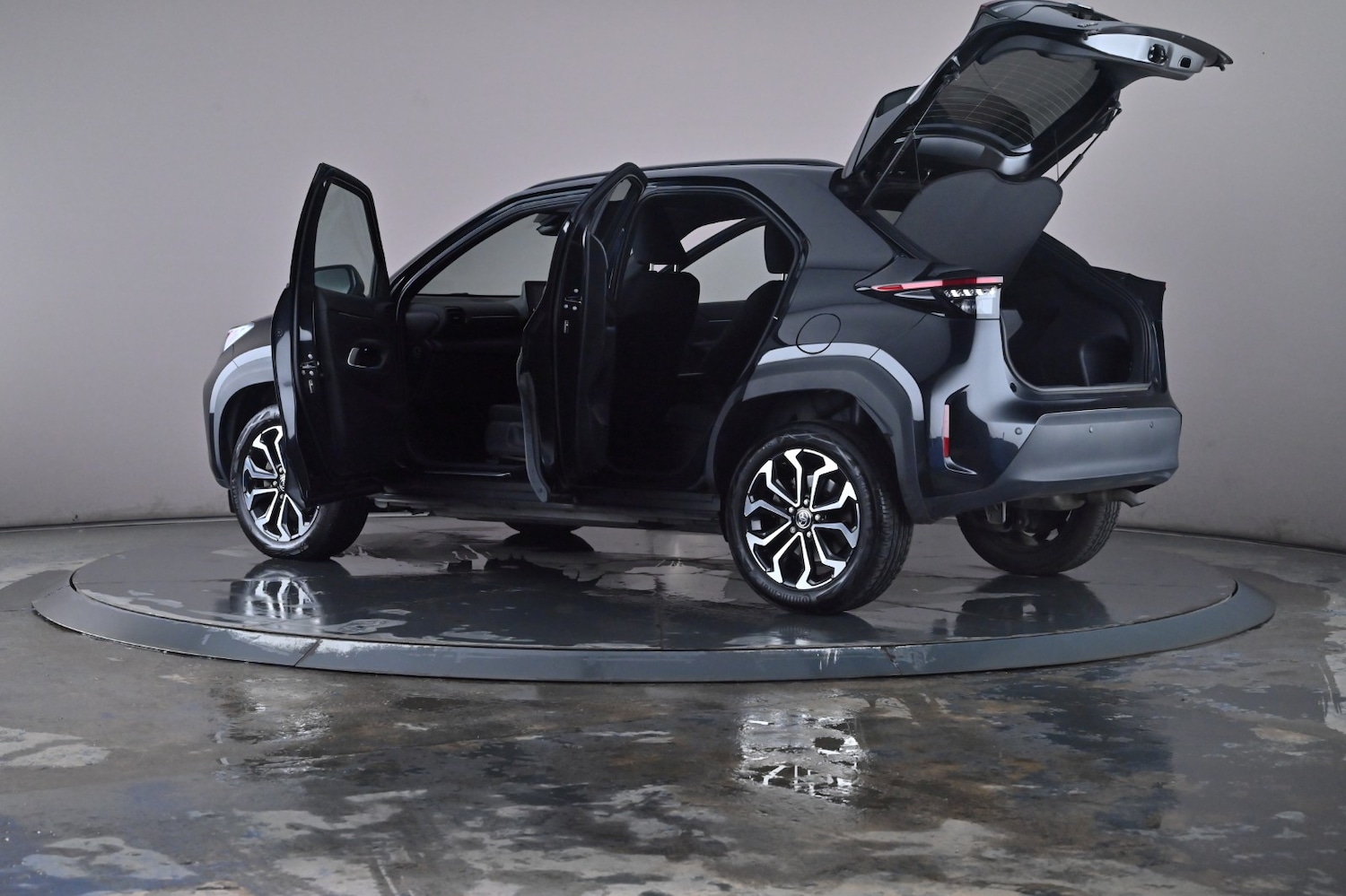 Used Toyota Yaris Cross 2023 for sale - 76716482: Photo 72