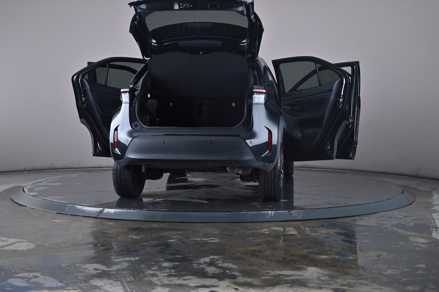 Used Toyota Yaris Cross 2023 for sale - 76716482: Photo 78