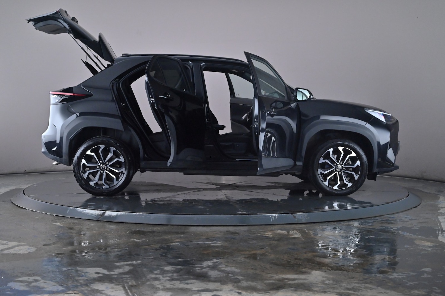 Used Toyota Yaris Cross 2023 for sale - 76716482: Photo 86