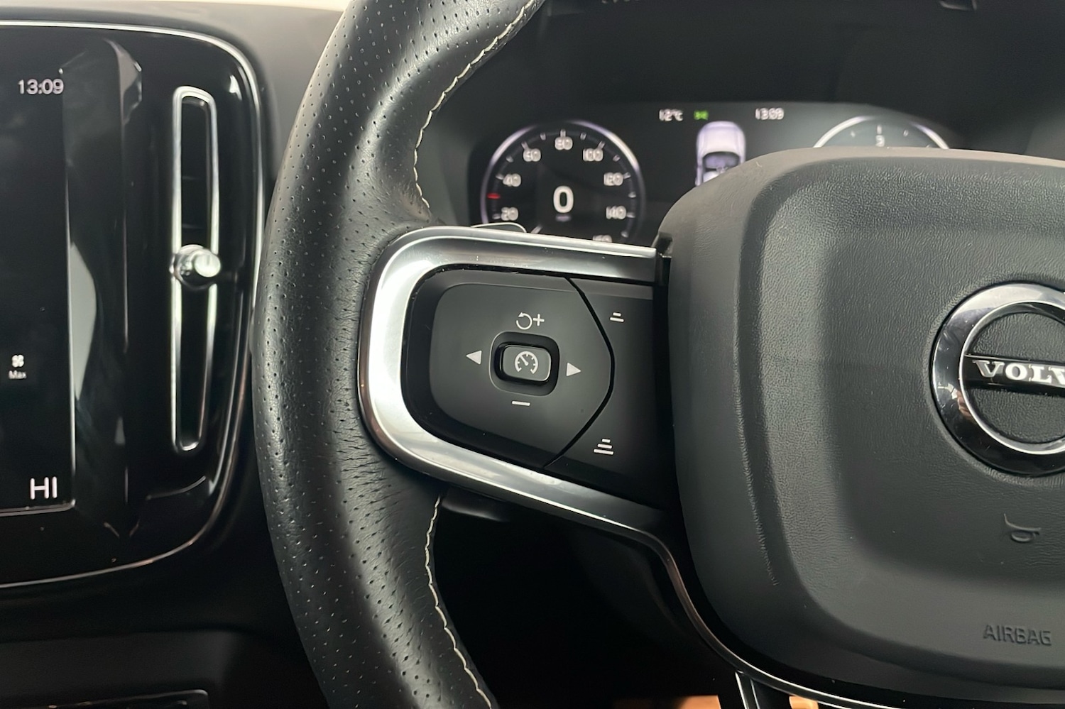 Used Volvo XC40 2020 for sale - 77245023: Photo 15