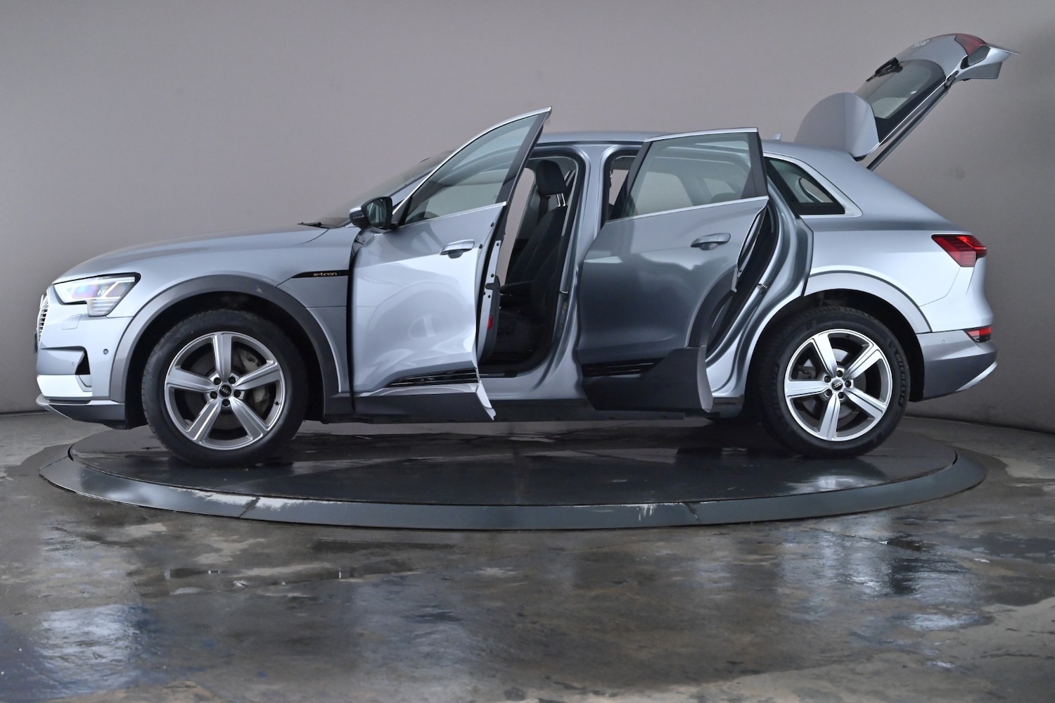 Used Audi e-tron 2022 for sale - 76667973: Photo 50