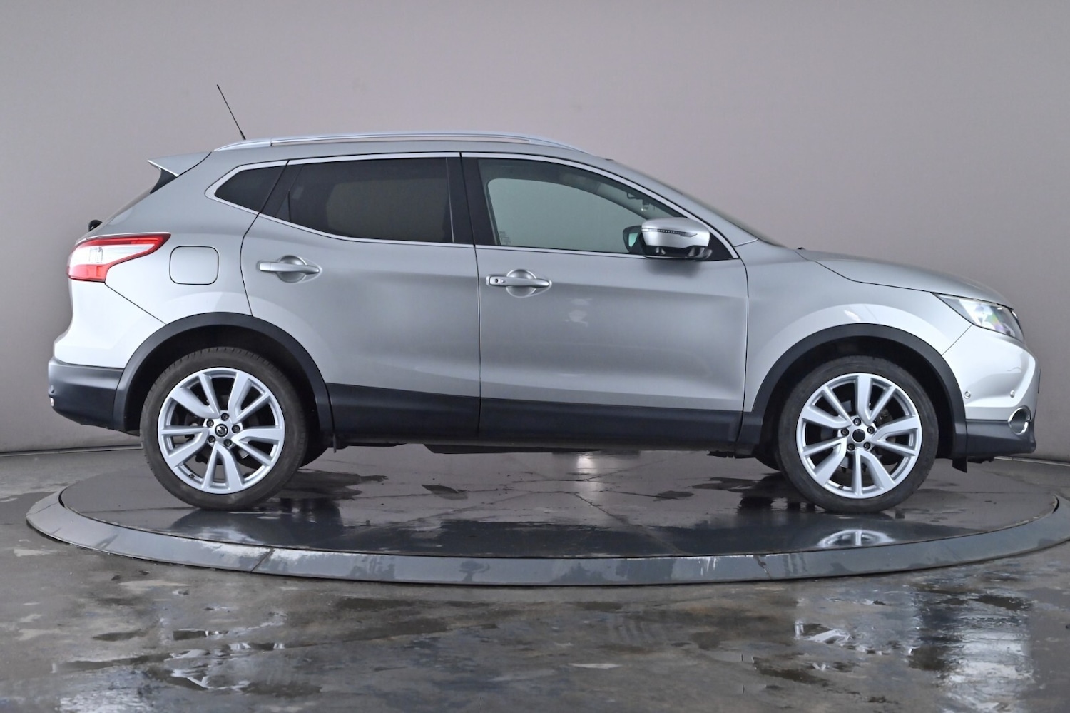 Used Nissan Qashqai 2015 for sale - 76716493: Photo 3