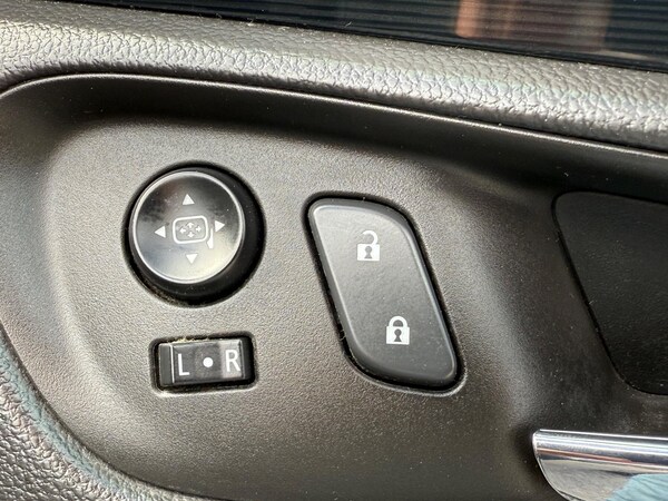Used Vauxhall Insignia 2015 for sale - 75678051: Photo 12