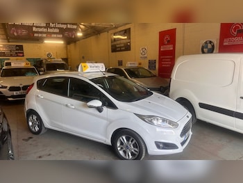 Used Ford Fiesta 2015 for sale - 77771000: Photo