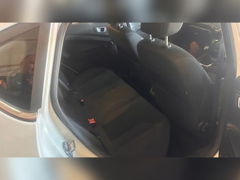 Used Ford Fiesta 2015 for sale - 77771000: Photo