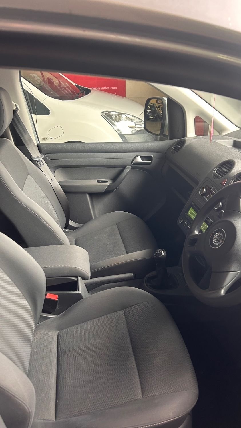 Used Volkswagen Caddy Maxi Life 2015 for sale - 77697864: Photo 4