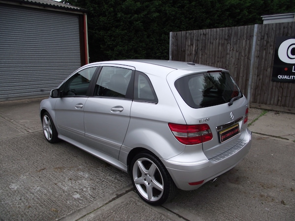 Used Mercedes-Benz B-Class 2011 for sale - 76231361: Photo 8