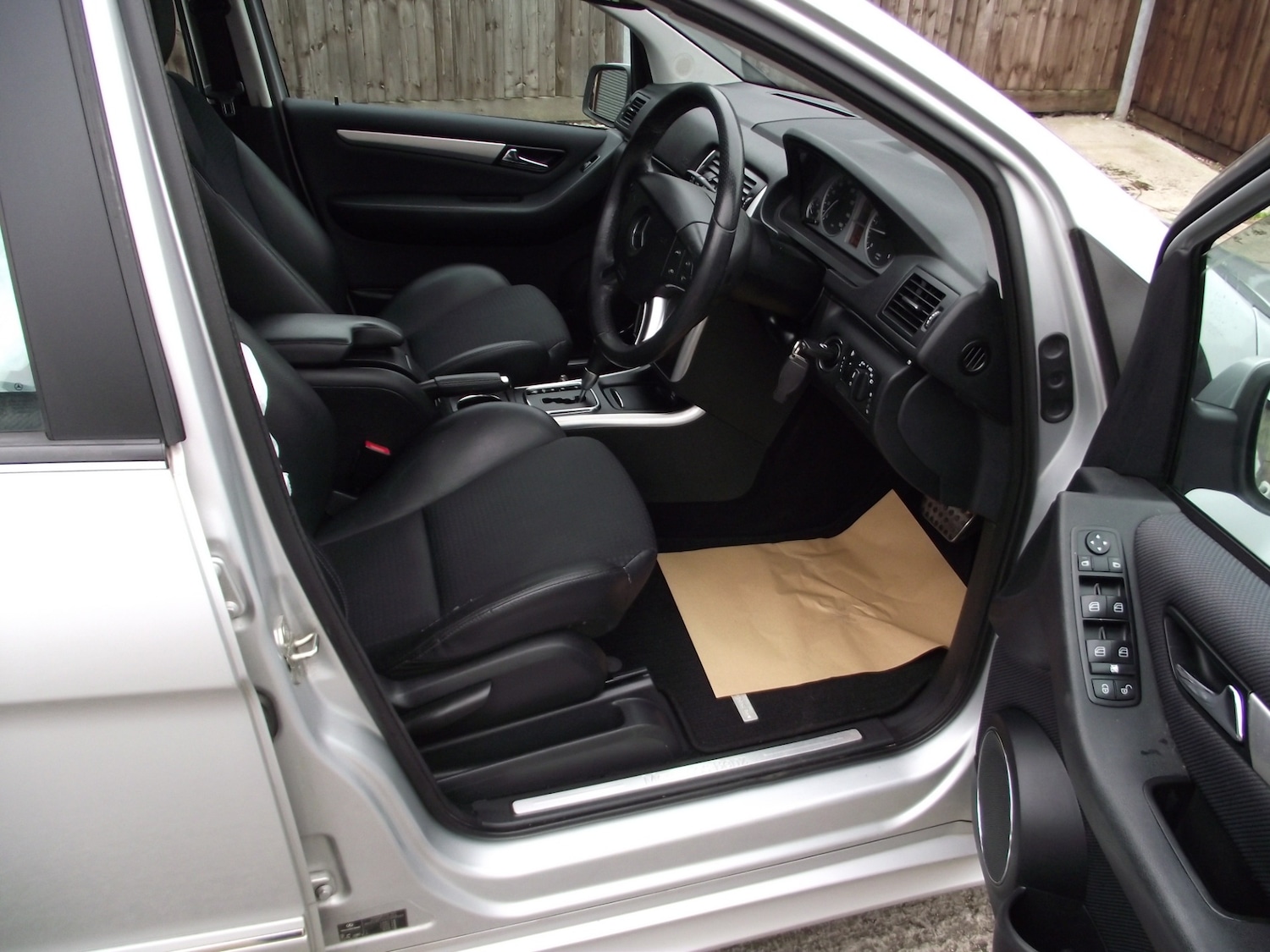 Used Mercedes-Benz B Class 2011 for sale - 76231361: Photo 9