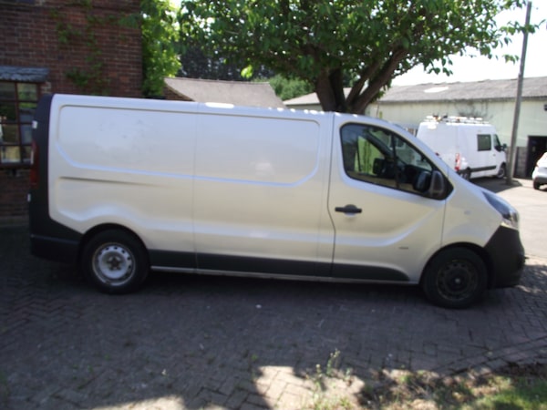 Used Vauxhall Vivaro 2017 for sale - 75213387: Photo 2