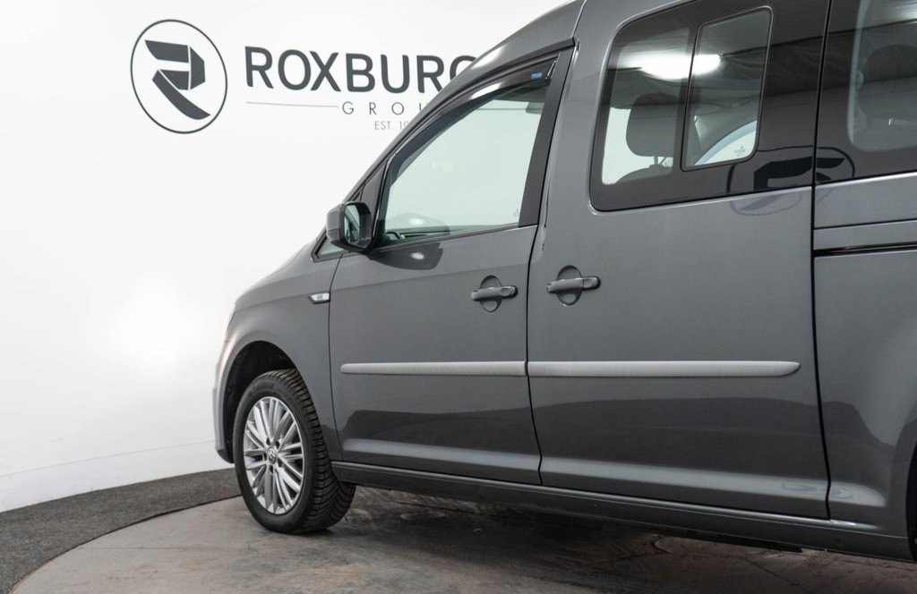 Used Volkswagen Caddy Maxi Life 2019 for sale - 77394528: Photo 19