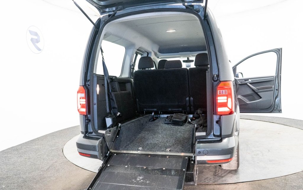 Used Volkswagen Caddy Maxi Life 2019 for sale - 77394528: Photo 33