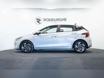 Used Hyundai i20 2023 for sale - 77930753: Photo