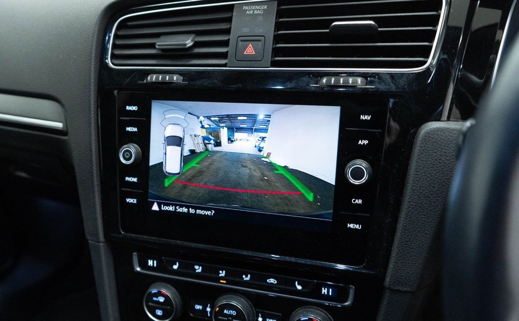 Used Volkswagen Golf 2019 for sale - 77672765: Photo 32