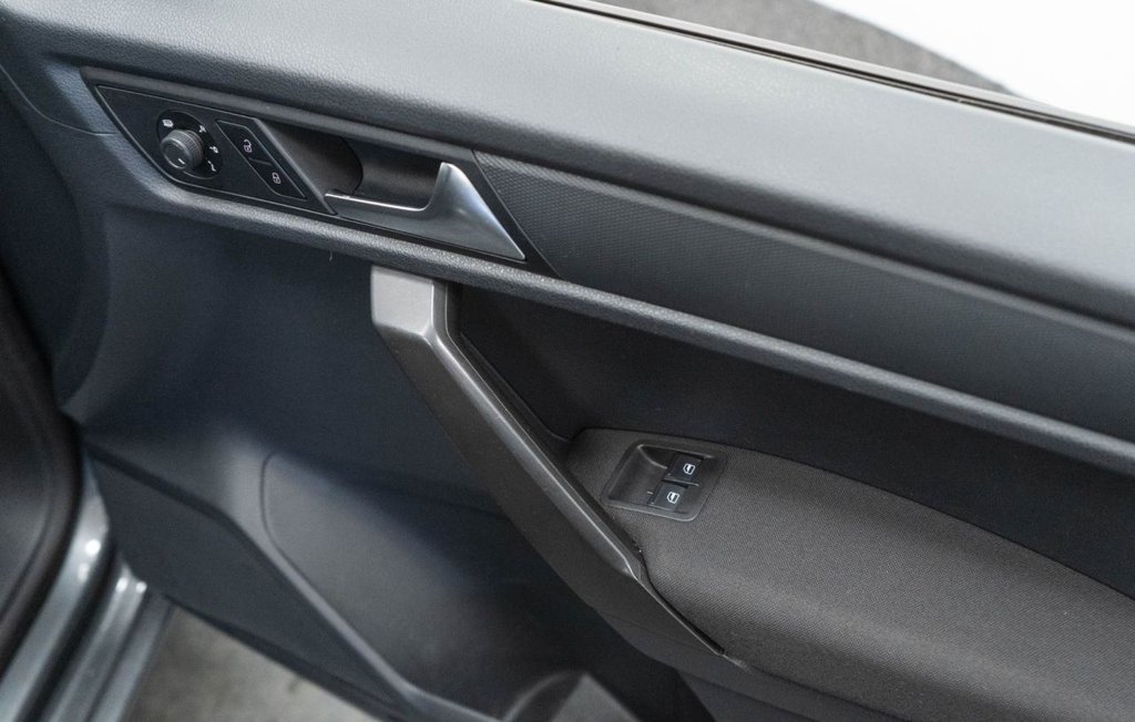 Used Volkswagen Caddy Maxi Life 2018 for sale - 76509749: Photo 23