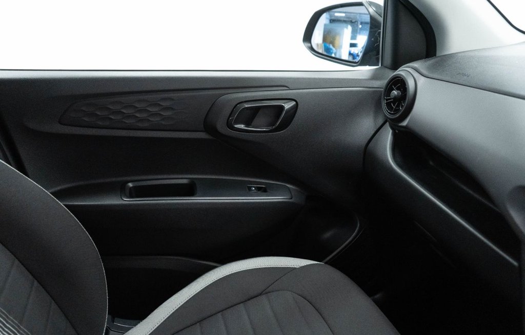 Used Hyundai i10 2022 for sale - 76698172: Photo 31