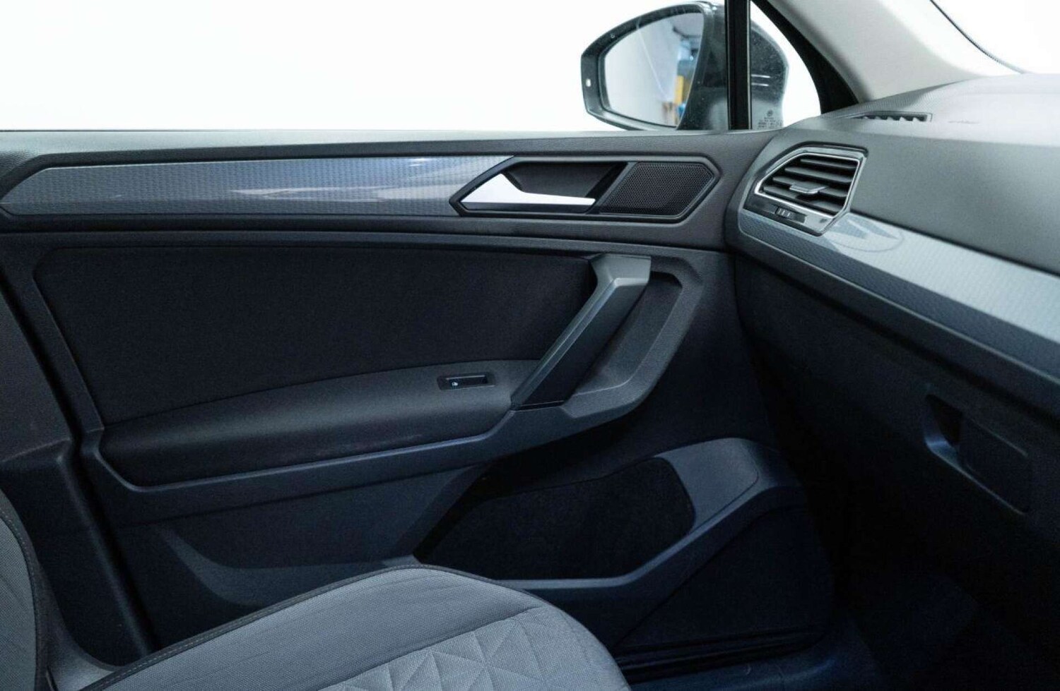 Used Volkswagen Tiguan 2021 for sale - 77930895: Photo 31