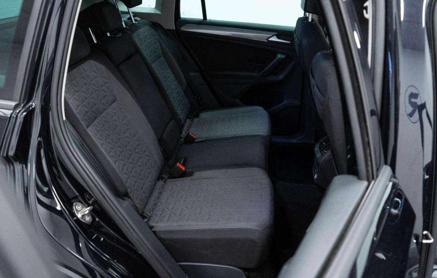 Used Volkswagen Tiguan 2021 for sale - 77930895: Photo 33