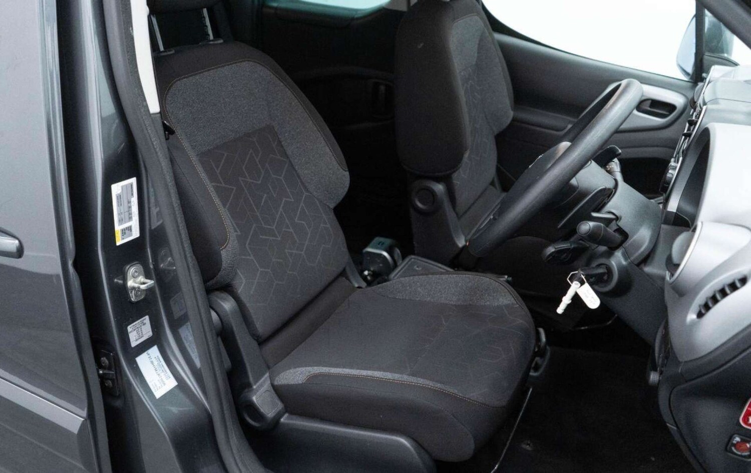 Used Peugeot Partner Tepee 2018 for sale - 77930748: Photo 21