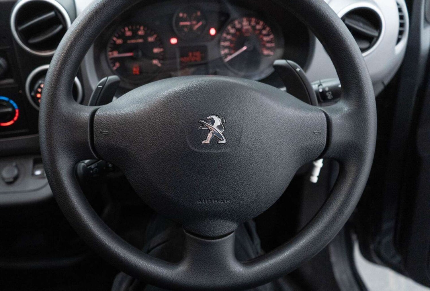 Used Peugeot Partner Tepee 2018 for sale - 77930748: Photo 22