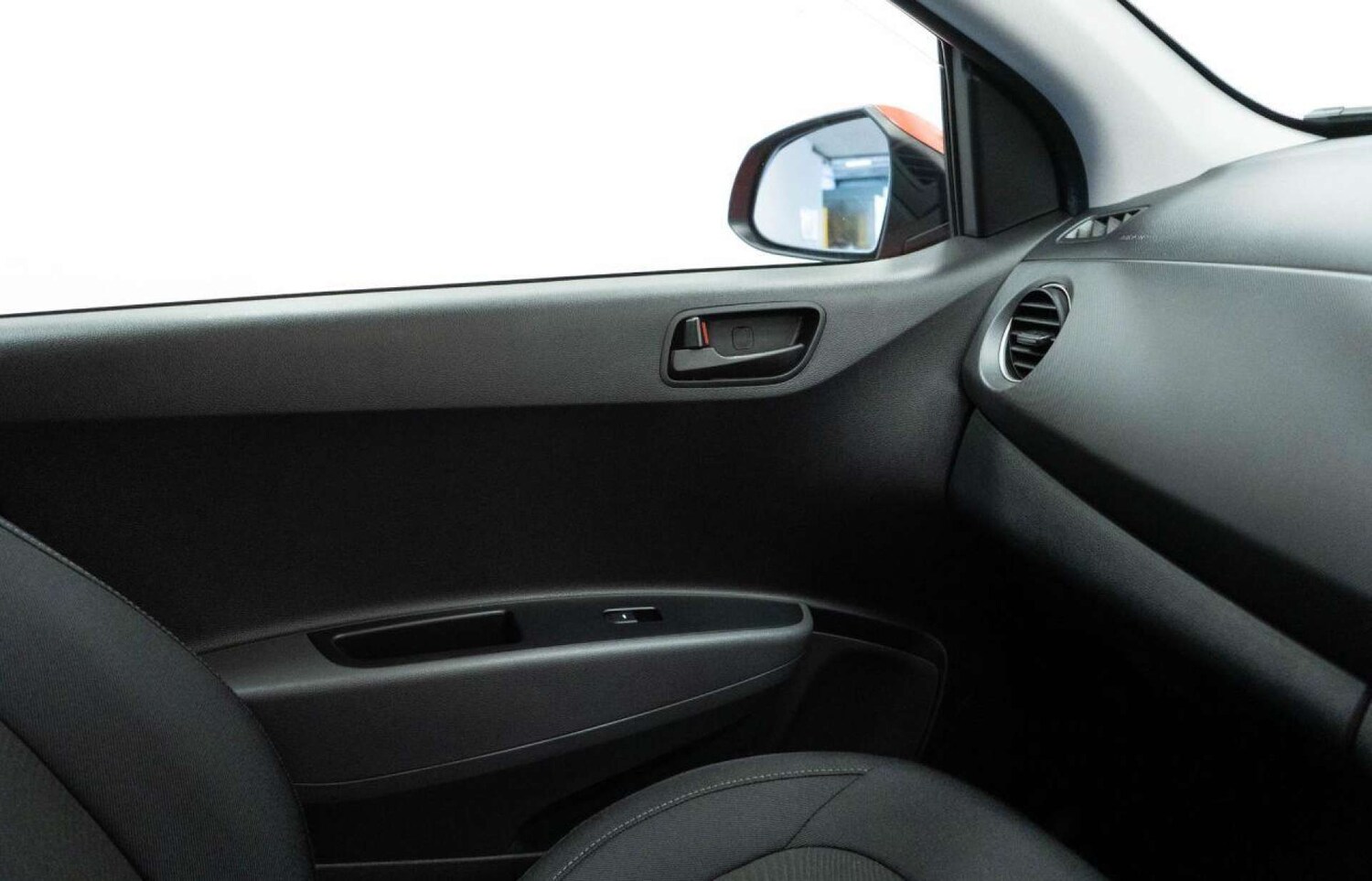 Used Hyundai i10 2019 for sale - 77930712: Photo 27