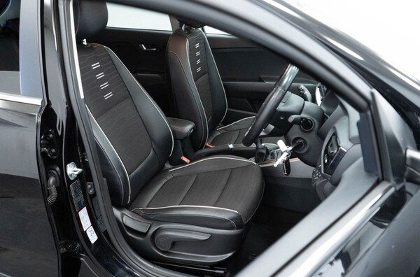 Used Kia Stonic 2022 for sale - 75573736: Photo 21