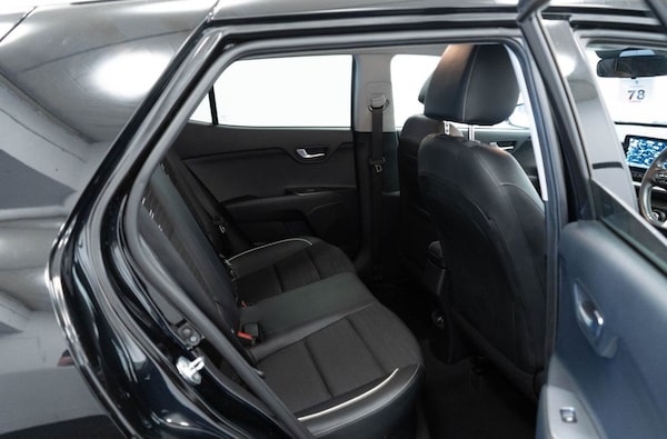 Used Kia Stonic 2022 for sale - 75573736: Photo 29