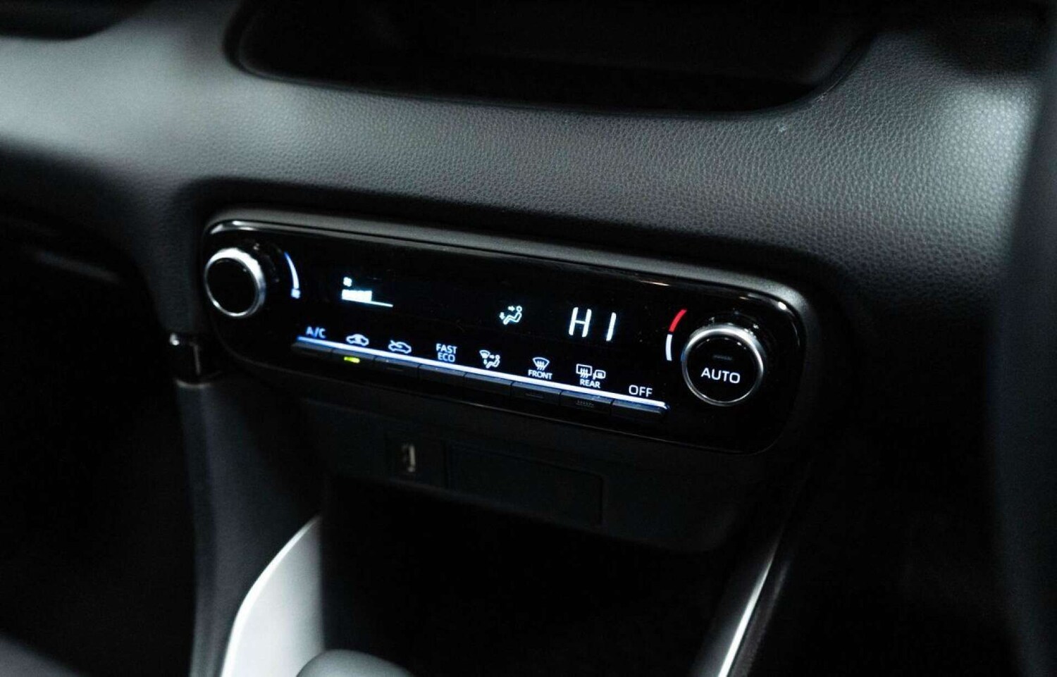 Used Toyota Yaris 2023 for sale - 77930685: Photo 28