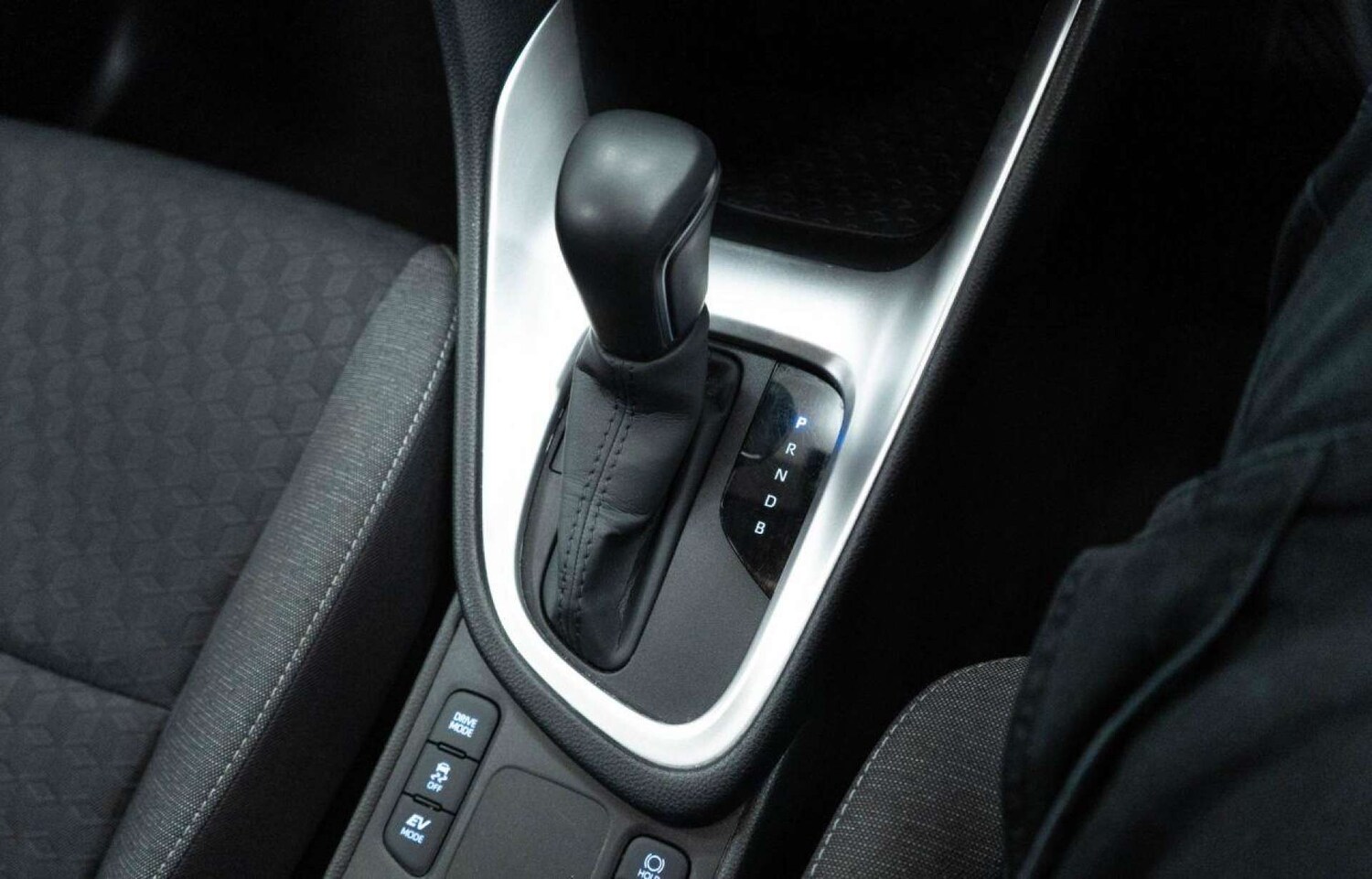 Used Toyota Yaris 2023 for sale - 77930685: Photo 29