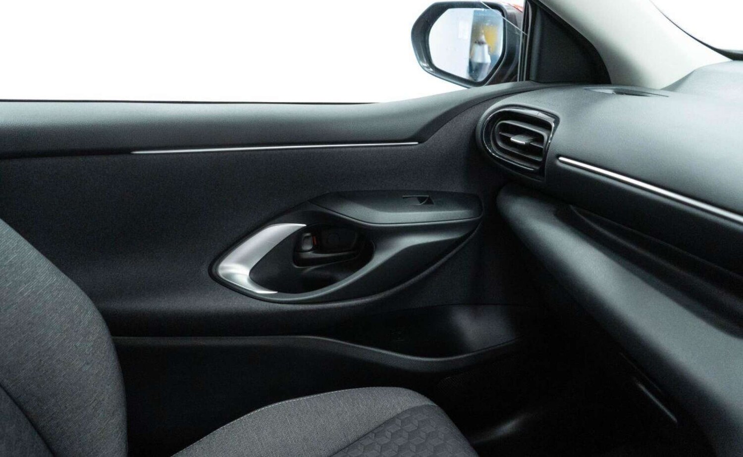 Used Toyota Yaris 2023 for sale - 77930685: Photo 31