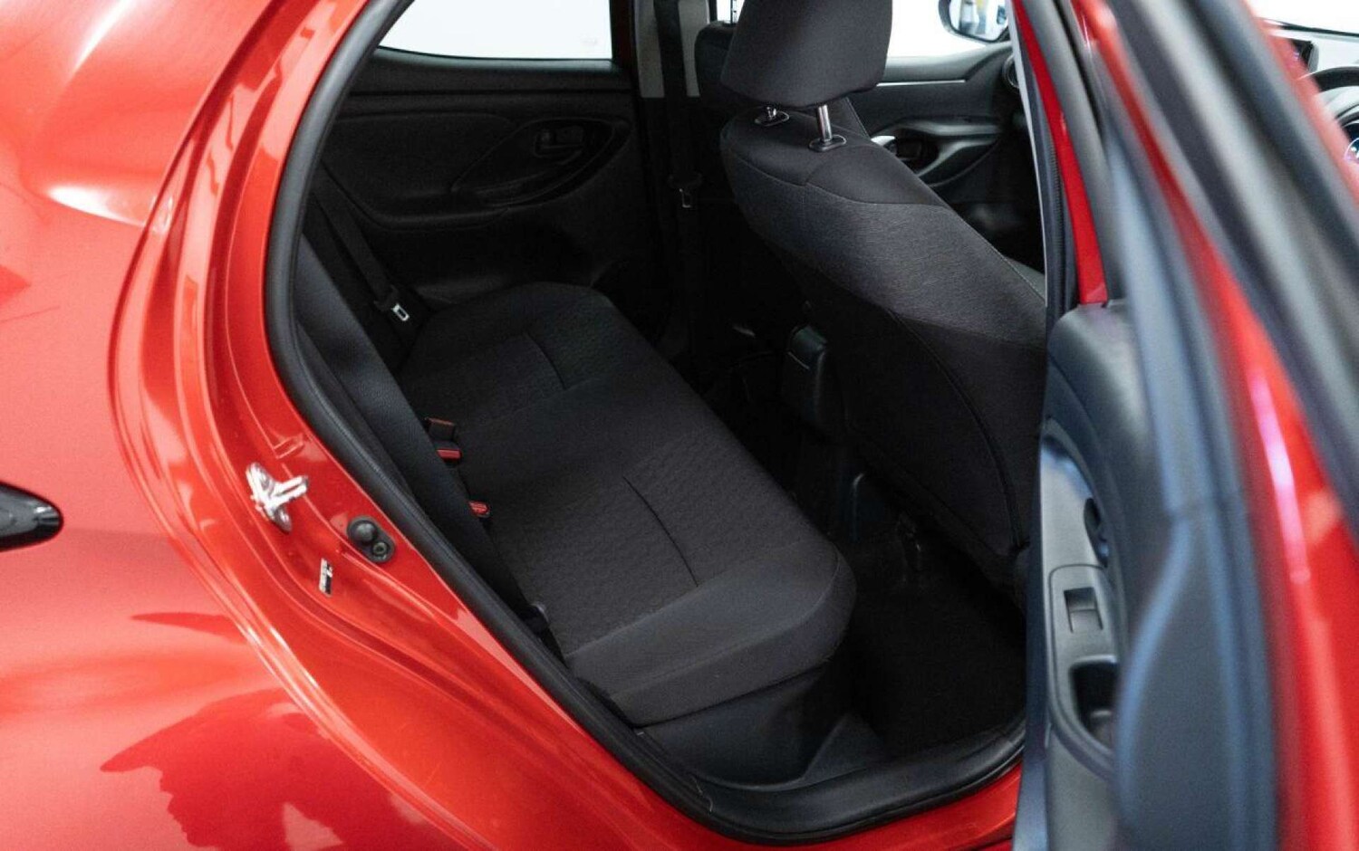 Used Toyota Yaris 2023 for sale - 77930685: Photo 32