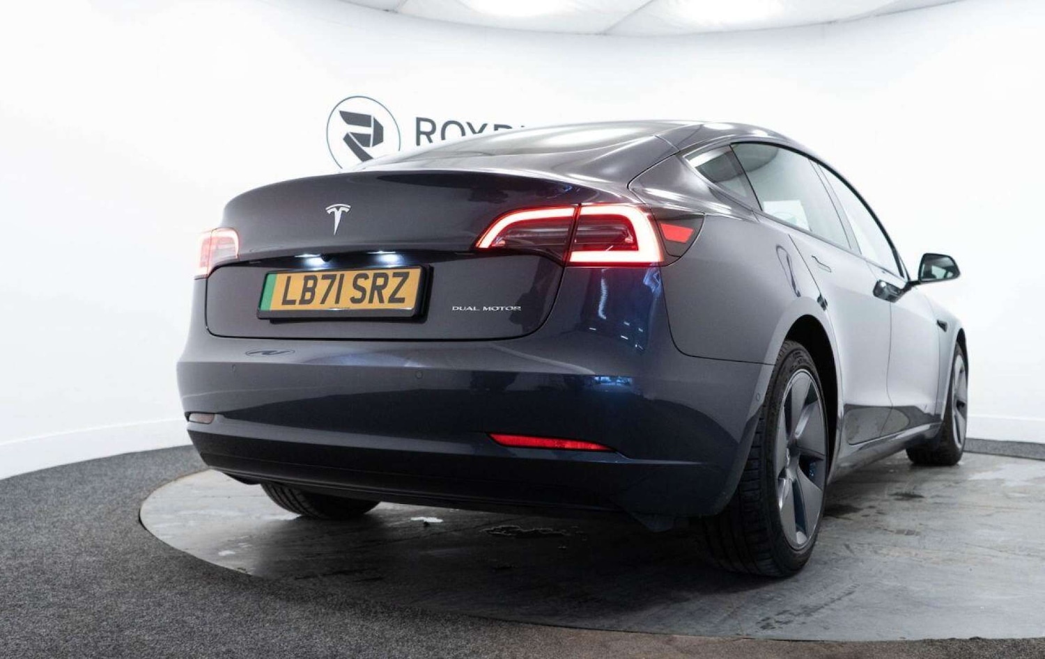 Used Tesla Model 3 2021 for sale - 77930901: Photo 15