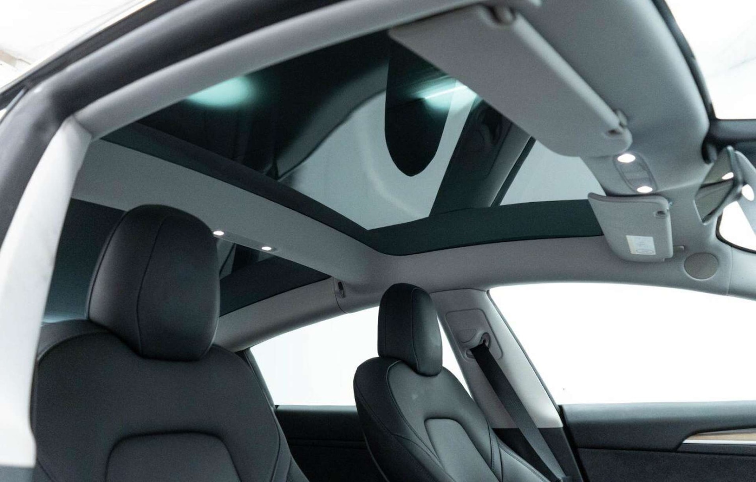 Used Tesla Model 3 2021 for sale - 77930901: Photo 32