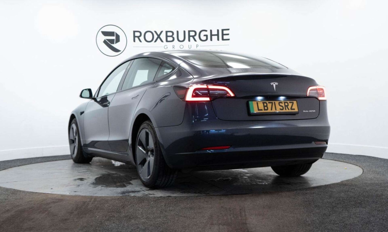 Used Tesla Model 3 2021 for sale - 77930901: Photo 4