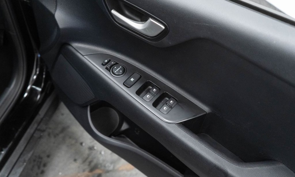 Used Kia Stonic 2022 for sale - 76563304: Photo 22