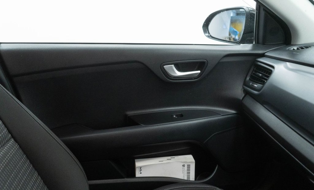 Used Kia Stonic 2022 for sale - 76563304: Photo 28