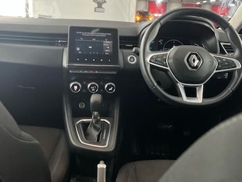 Used Renault Clio 2023 for sale - 77879581: Photo