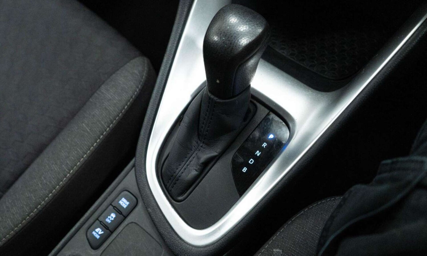 Used Toyota Yaris 2022 for sale - 77930646: Photo 28