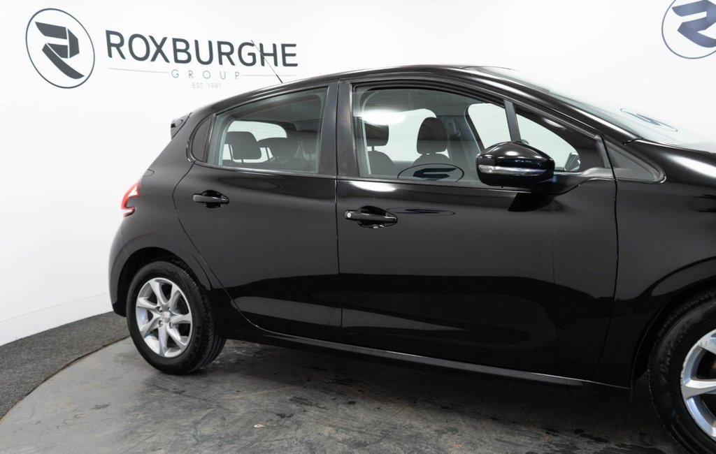 Used Peugeot 208 2017 for sale - 76406353: Photo 12