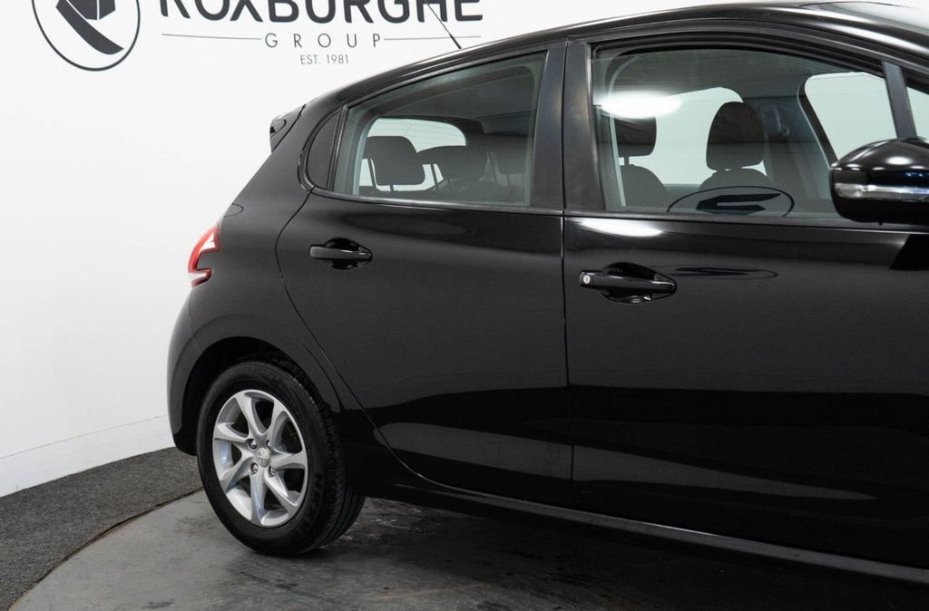 Used Peugeot 208 2017 for sale - 76406353: Photo 13