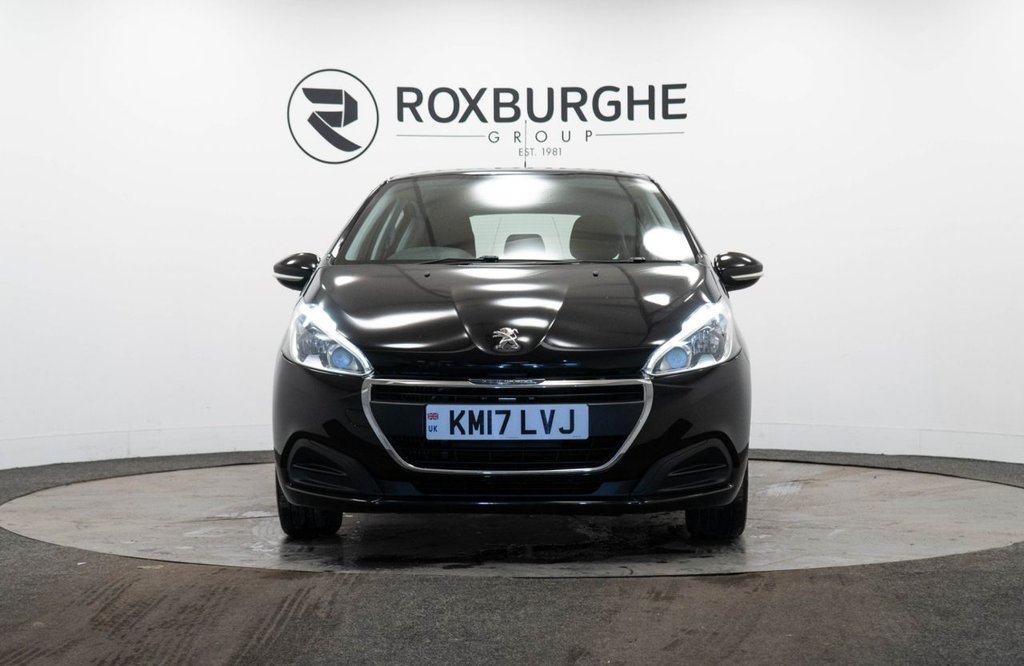 Used Peugeot 208 2017 for sale - 76406353: Photo 2