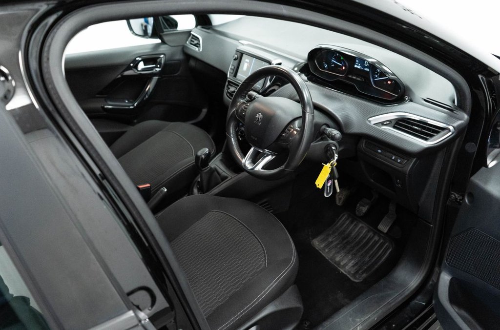 Used Peugeot 208 2017 for sale - 76406353: Photo 20