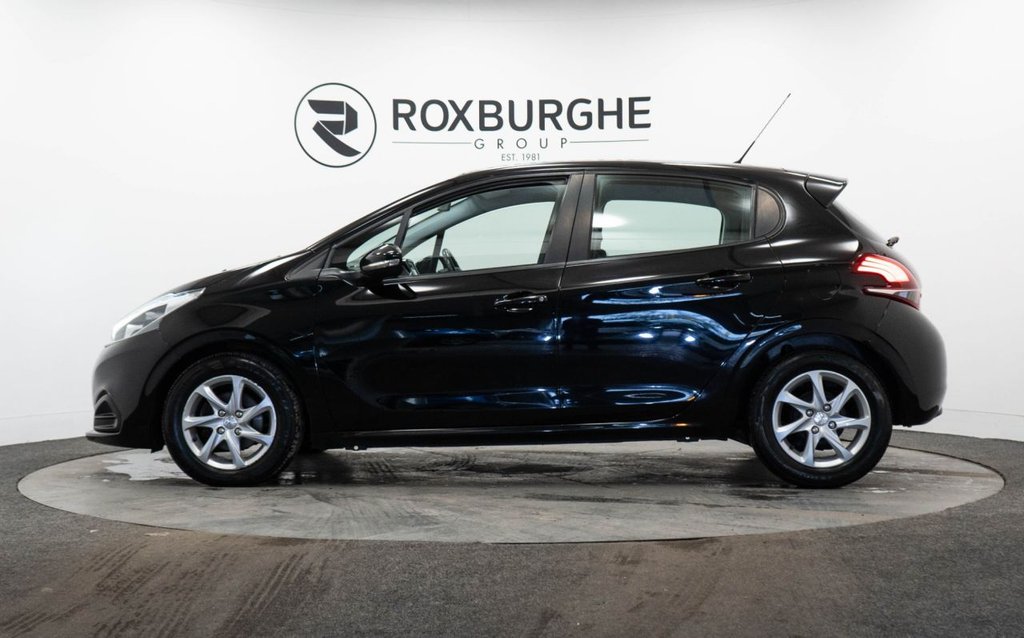 Used Peugeot 208 2017 for sale - 76406353: Photo 4