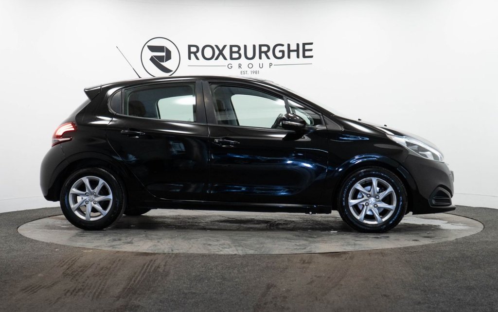 Used Peugeot 208 2017 for sale - 76406353: Photo 9