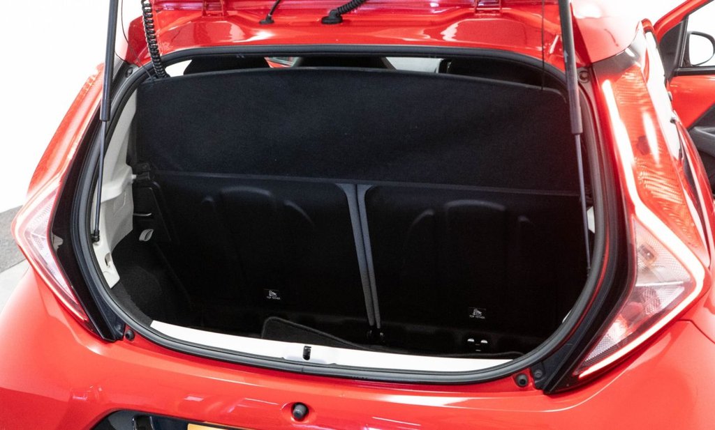 Used Toyota AYGO 2018 for sale - 76361656: Photo 31