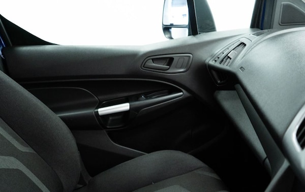 Used Ford Grand Tourneo Connect 2018 for sale - 75456252: Photo 31