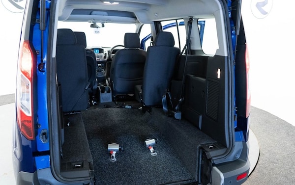 Used Ford Grand Tourneo Connect 2018 for sale - 75456252: Photo 35