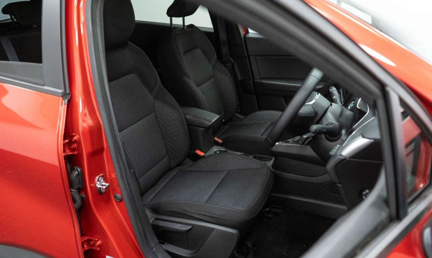 Used Renault Captur 2023 for sale - 77930854: Photo 21