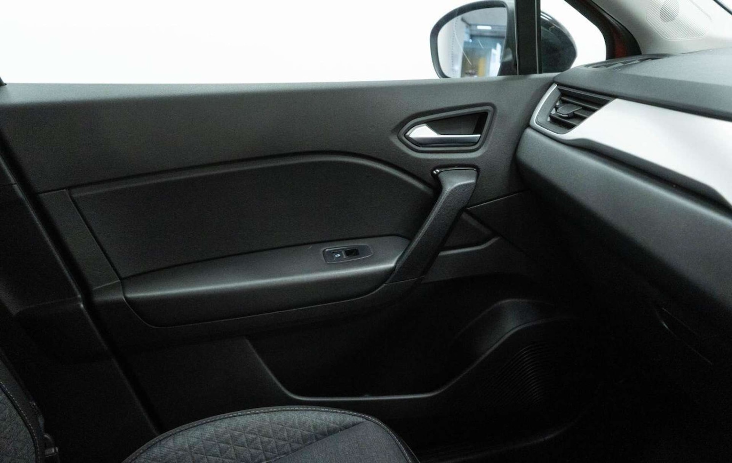 Used Renault Captur 2023 for sale - 77930854: Photo 31