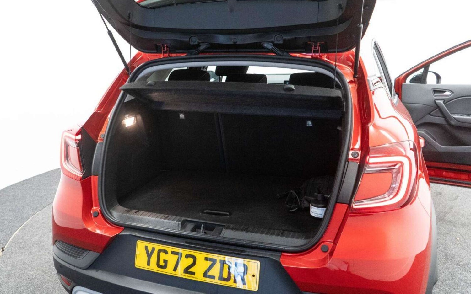 Used Renault Captur 2023 for sale - 77930854: Photo 34