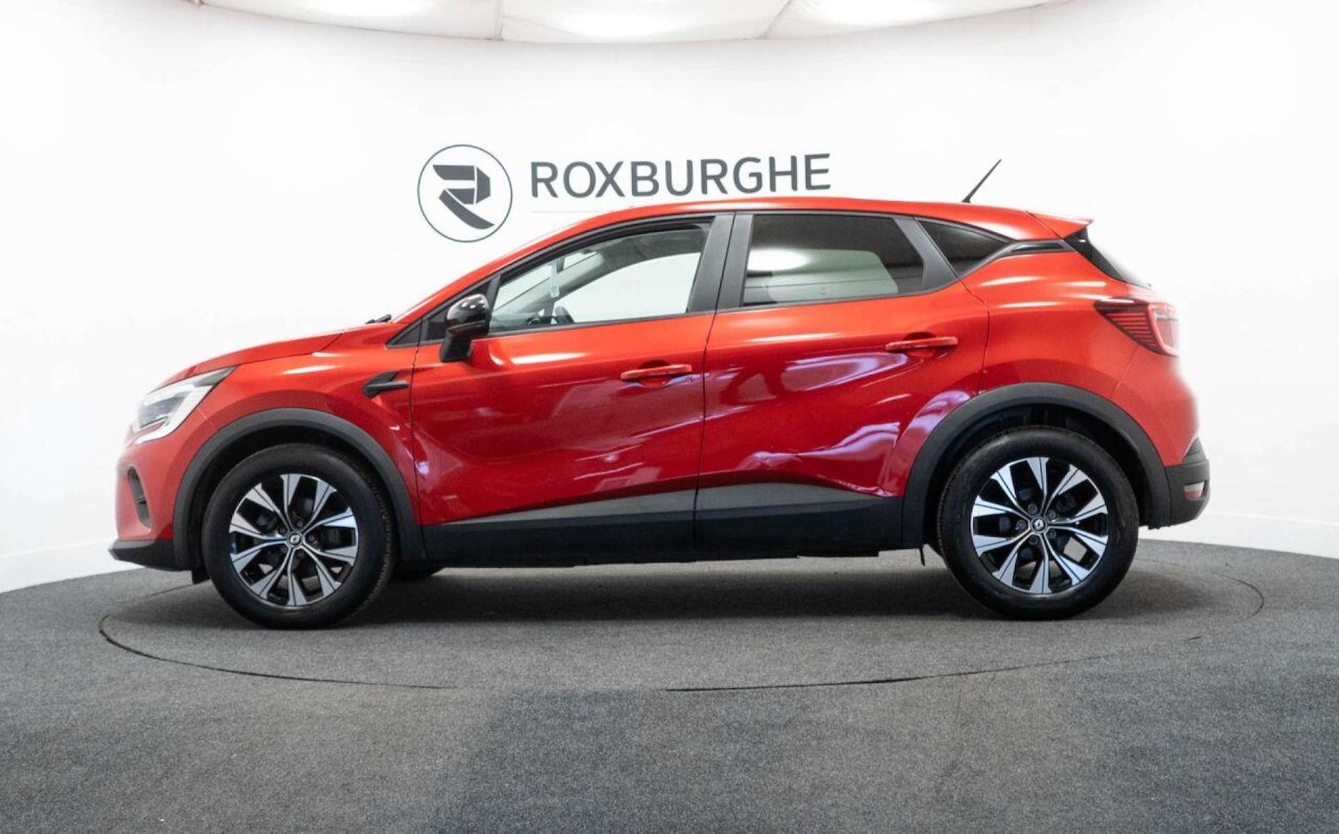 Used Renault Captur 2023 for sale - 77930854: Photo 4